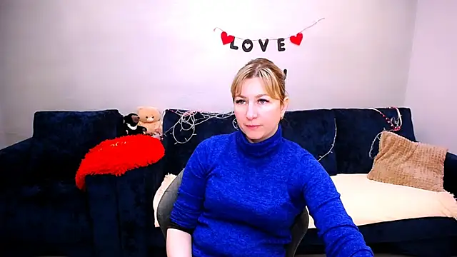 Snapshot of Incredible_Ariela chatting on April 26, 9:18 am Incredible Ariela online show from April 26, 9:18 am