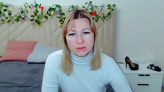 Snapshot of Incredible_Ariela chatting on April 28, 6:51 am Incredible Ariela online show from April 28, 6:51 am