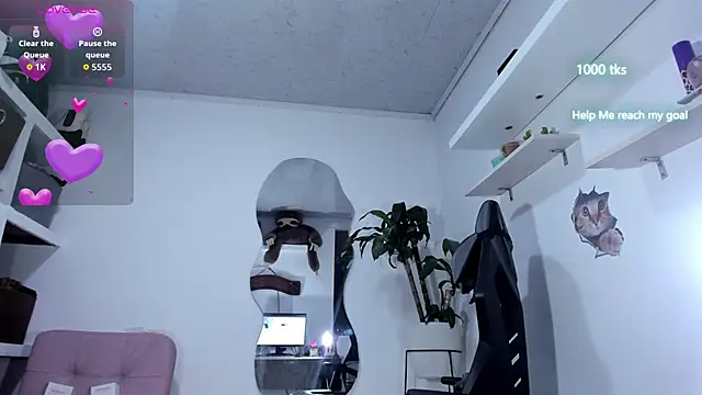 emily palmeer online show from September 24, 10:51 am