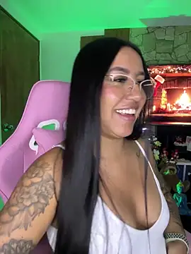 Snapshot of Tamara_Roberts1 chatting on December 27, 5:20 am Tamara Roberts1 online show from December 27, 5:20 am