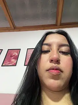 Snapshot of Tamara_Roberts1 chatting on February 2, 3:43 am Tamara Roberts1 online show from February 2, 3:43 am