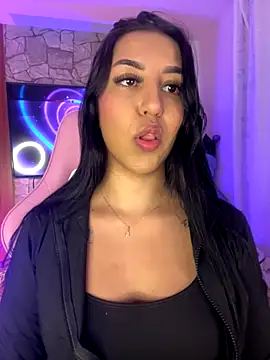 Snapshot of Tamara_Roberts1 chatting on November 26, 2:01 am Tamara Roberts1 online show from November 26, 2:01 am