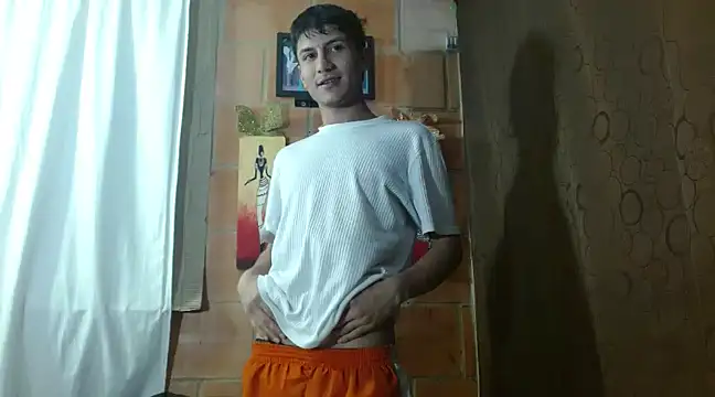 Snapshot of littlegoldenangels chatting on January 16, 3:45 am littlegoldenangels online show from January 16, 3:45 am