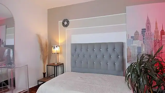 Snapshot of valeriavibes chatting on December 9, 7:50 pm valeriavibes online show from December 9, 7:50 pm