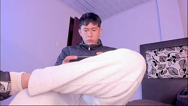 Snapshot of setsuna10 chatting on November 29, 2:47 am setsuna10 online show from November 29, 2:47 am