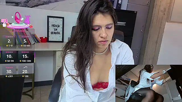 Snapshot of Gabriella_gh chatting on November 20, 8:08 pm Gabriella gh online show from November 20, 8:08 pm