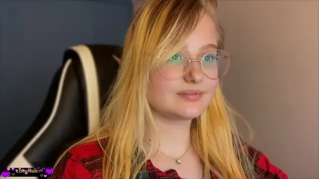 Snapshot of JacyWinslat chatting on February 21, 9:32 pm JacyWinslat online show from February 21, 9:32 pm