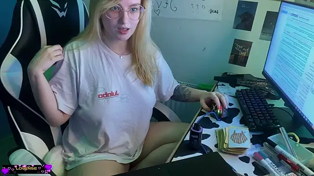 Snapshot of JacyWinslat chatting on February 25, 6:42 pm JacyWinslat online show from February 25, 6:42 pm