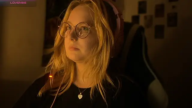 Snapshot of JacyWinslat chatting on September 9, 10:42 pm JacyWinslat online show from September 9, 10:42 pm