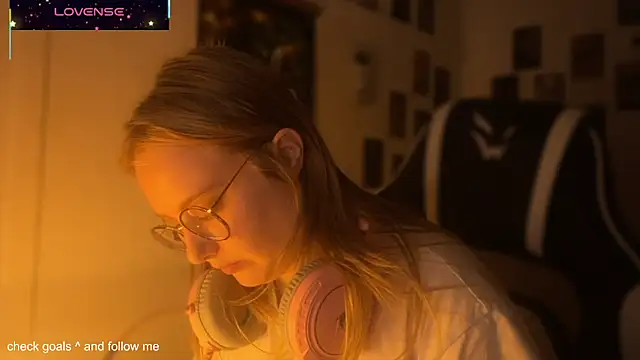 Snapshot of JacyWinslat chatting on October 21, 4:41 pm JacyWinslat online show from October 21, 4:41 pm