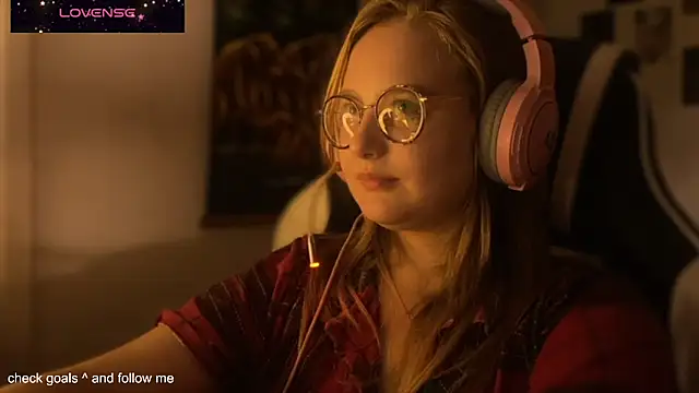 Snapshot of JacyWinslat chatting on October 25, 8:47 pm JacyWinslat online show from October 25, 8:47 pm