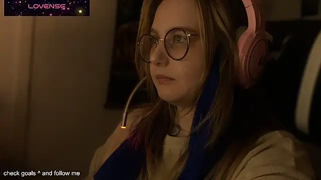 Snapshot of JacyWinslat chatting on October 28, 3:25 pm JacyWinslat online show from October 28, 3:25 pm