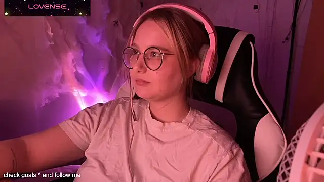 Snapshot of JacyWinslat chatting on November 2, 1:08 am JacyWinslat online show from November 2, 1:08 am