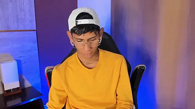 Nick Collins18 online show from October 22, 9:25 pm