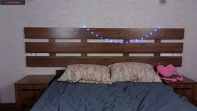 Snapshot of AlinaWalters chatting on February 19, 7:28 am AlinaWalters online show from February 19, 7:28 am