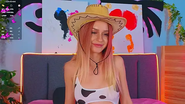 Snapshot of AlinaWalters chatting on September 25, 8:56 pm AlinaWalters online show from September 25, 8:56 pm