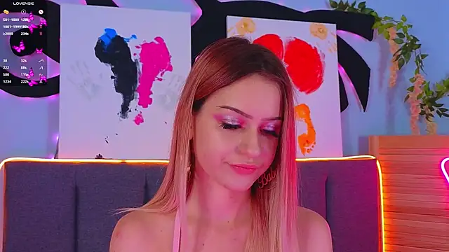 Snapshot of AlinaWalters chatting on October 1, 8:48 pm AlinaWalters online show from October 1, 8:48 pm