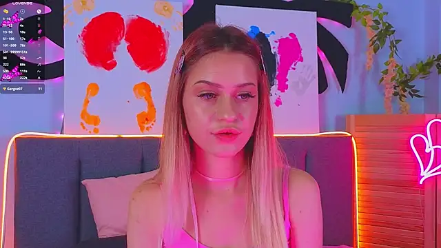 Snapshot of AlinaWalters chatting on October 2, 8:27 pm AlinaWalters online show from October 2, 8:27 pm