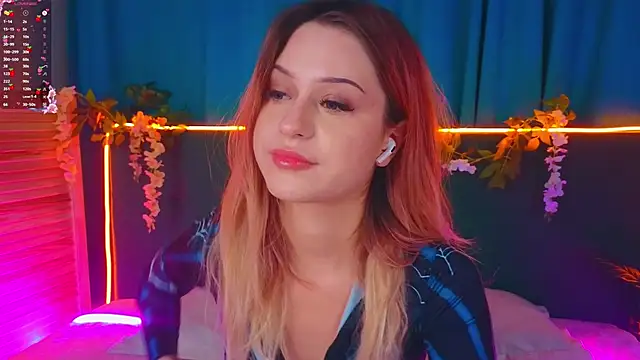 Snapshot of AlinaWalters chatting on November 29, 8:12 pm AlinaWalters online show from November 29, 8:12 pm