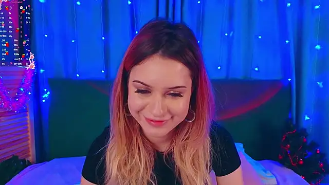 Snapshot of AlinaWalters chatting on December 5, 8:05 pm AlinaWalters online show from December 5, 8:05 pm