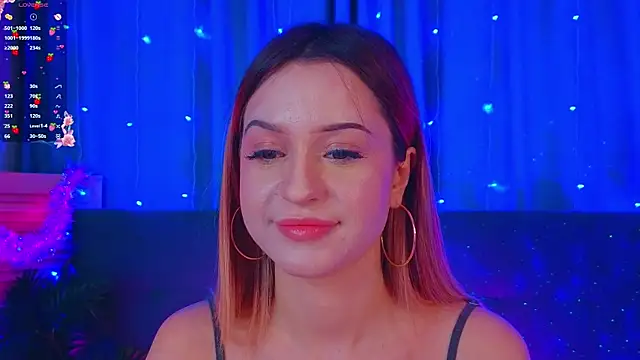 Snapshot of AlinaWalters chatting on December 13, 8:36 pm AlinaWalters online show from December 13, 8:36 pm