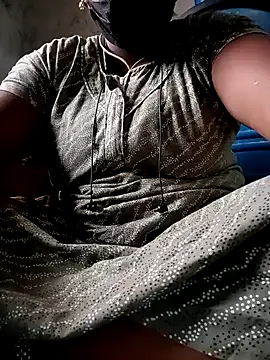 Snapshot of kavinila20 chatting on January 23, 6:28 am kavinila20 online show from January 23, 6:28 am