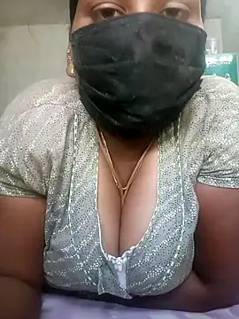 Snapshot of kavinila20 chatting on March 10, 7:32 am kavinila20 online show from March 10, 7:32 am