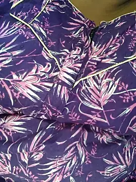 Snapshot of kavinila20 chatting on September 28, 11:48 am kavinila20 online show from September 28, 11:48 am