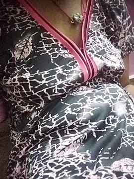 Snapshot of kavinila20 chatting on November 6, 6:31 pm kavinila20 online show from November 6, 6:31 pm