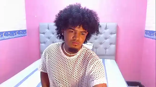 Snapshot of JaicobRuneer chatting on March 22, 11:53 pm JaicobRuneer online show from March 22, 11:53 pm