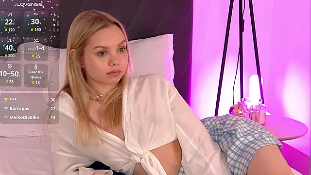 LinaWynn online show from December 29, 7:22 pm