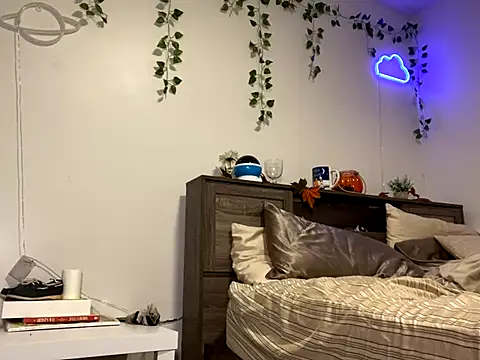 Kittyymaze1 online show from October 30, 1:01 pm