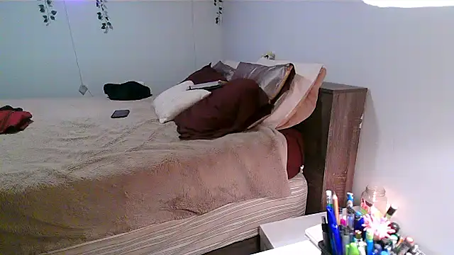 Kittyymaze1 online show from December 23, 2:53 am