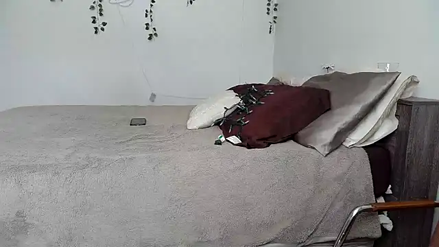 Kittyymaze1 online show from January 6, 8:12 pm