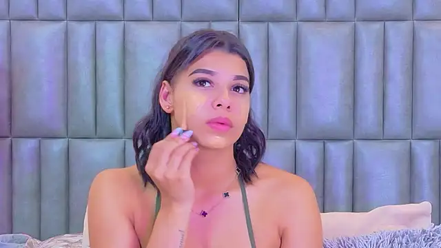 TiaraRosse online show from April 12, 12:43 pm