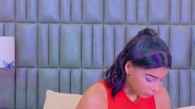 TiaraRosse online show from April 15, 12:23 pm