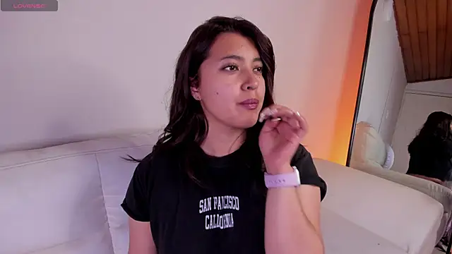 Rebeca Williams  online show from October 27, 11:58 am