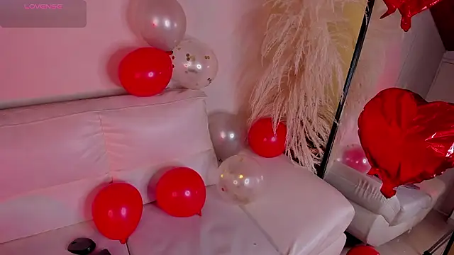 Snapshot of Rebeca_Williams_ chatting on February 14, 1:08 pm Rebeca Williams online show from February 14, 1:08 pm