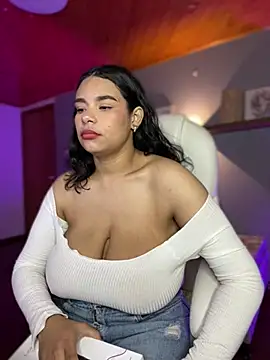 Snapshot of Isabella_boobd chatting on December 17, 12:54 pm Isabella boobd online show from December 17, 12:54 pm