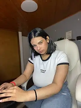 Snapshot of Isabella_boobd chatting on January 3, 1:03 pm Isabella boobd online show from January 3, 1:03 pm