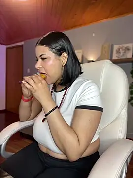 Snapshot of Isabella_boobd chatting on January 11, 1:32 pm Isabella boobd online show from January 11, 1:32 pm