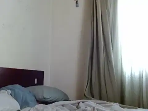 Snapshot of kittenlizz chatting on January 6, 4:34 pm kittenlizz online show from January 6, 4:34 pm