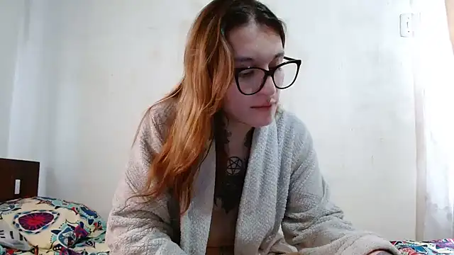 Snapshot of kittenlizz chatting on February 22, 9:26 pm kittenlizz online show from February 22, 9:26 pm