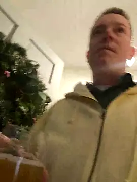 Bigtater1999 online show from December 17, 10:27 pm