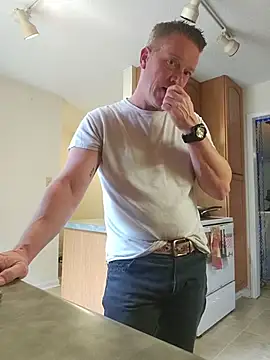 Bigtater1999 online show from July 18, 8:45 pm