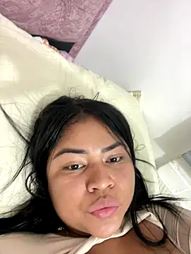 Snapshot of aashley_jones chatting on December 18, 1:55 am aashley jones online show from December 18, 1:55 am