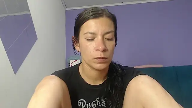 Snapshot of adelahotsexcm101 chatting on February 1, 10:05 am adelahotsexcm101 online show from February 1, 10:05 am