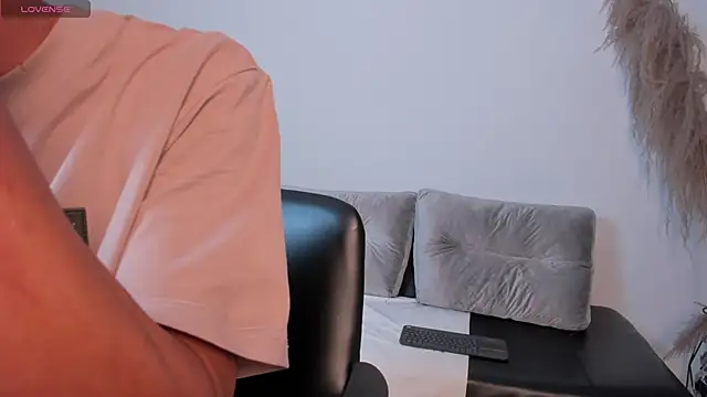 Snapshot of Aaron_Scoot chatting on January 9, 11:02 am Aaron Scoot online show from January 9, 11:02 am