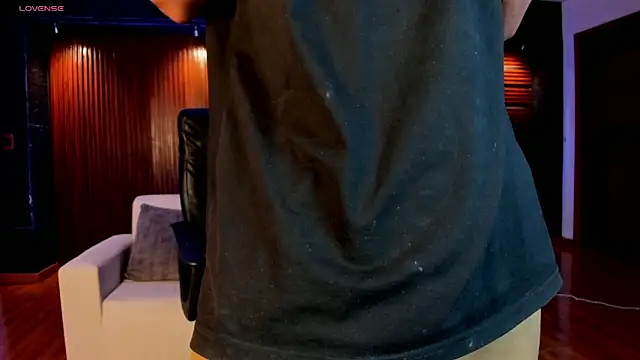 Snapshot of Aaron_Scoot chatting on January 13, 8:36 pm Aaron Scoot online show from January 13, 8:36 pm