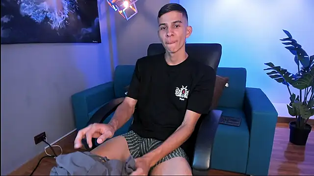 Aaron Scoot online show from March 31, 9:26 pm